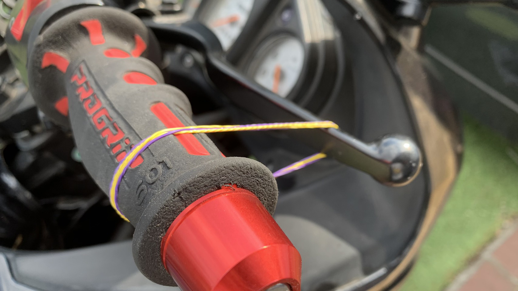 バイクブレーキのエア抜きを放置するだけで簡単に行う方法 Reiの趣味ブログ